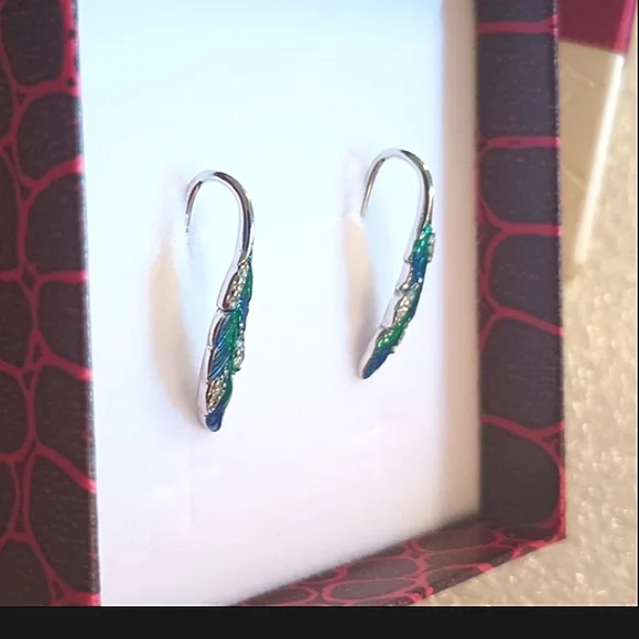 Elegant Sterling Silver Feather Earrings - Picture 3 of 16